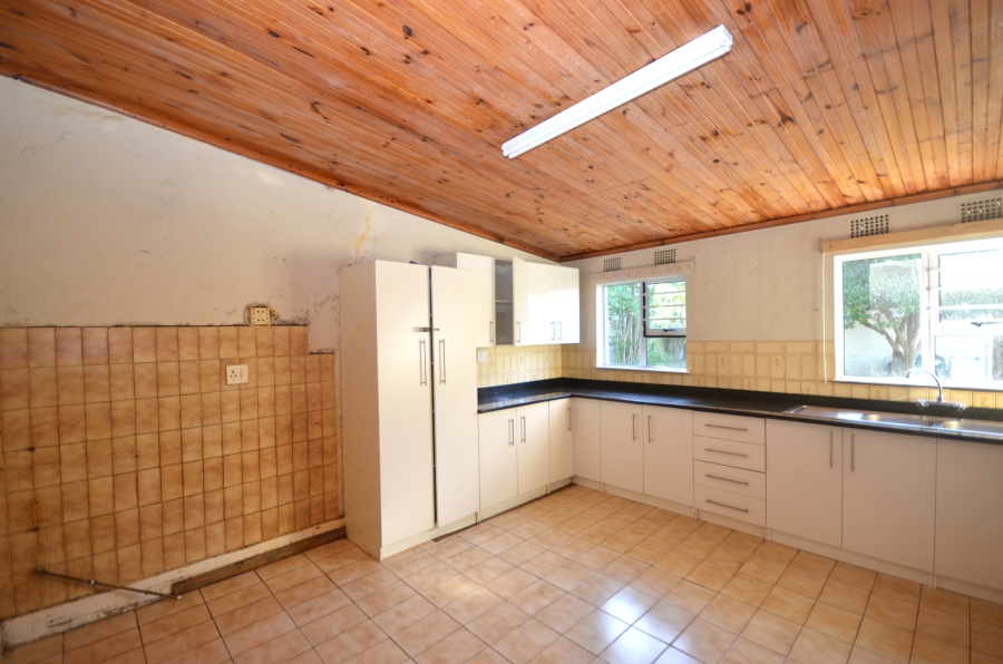 To Let 4 Bedroom Property for Rent in Berea Eastern Cape